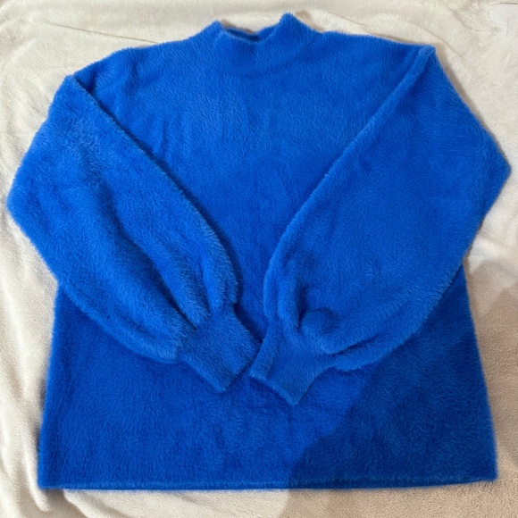 Blue eyelash sweater woman size Small ✨ - Picture 4 of 7